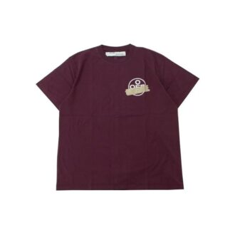 Off-White Men’ s Bronzing Arrow Rubber Strap Patch Short Sleeve Purple T-Shirt Off-White Men’ s Bronzing Arrow Rubber Strap Patch Short Sleeve Purple T-Shirt