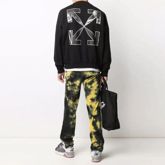 Off-White Men’ s FW21 Logo Caravaggio Arrow Round Neck Long Sleeves Loose Fit Black
