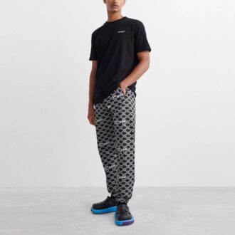 Off-White Men’ s SS22 Full Print Arrow Pattern Alphabet Sports Pants/Trousers/Joggers Black Off-White Men’ s SS22 Full Print Arrow Pattern Alphabet Sports Pants/Trousers/Joggers Black