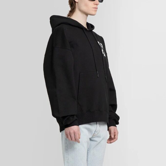 Off-White Men’ s SS22 Kangaroo Pocket Arrow Large Autumn Black